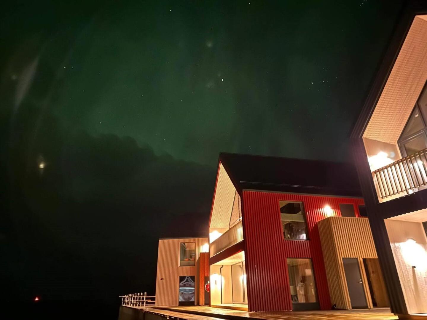 Stor Moderne Leilighet I Henningsvaer, 70 Kvm Eksteriør bilde