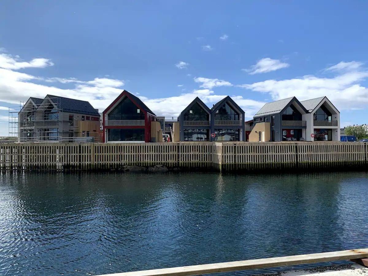 Stor Moderne Leilighet I Henningsvaer, 70 Kvm Eksteriør bilde